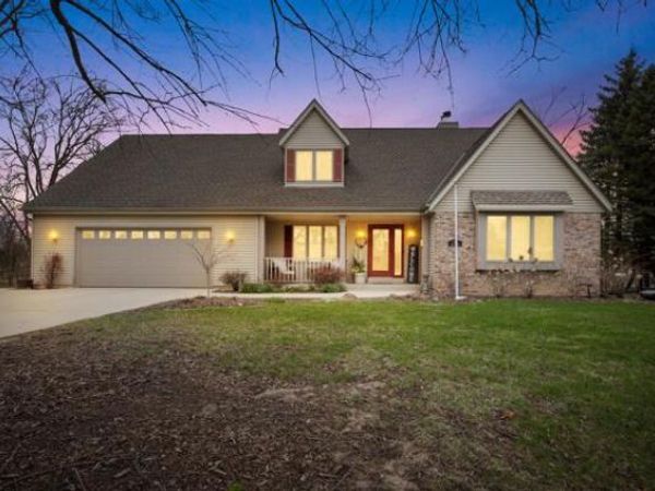 N55W15788 Lavender Lilac LANE, Menomonee Falls, WI 53051