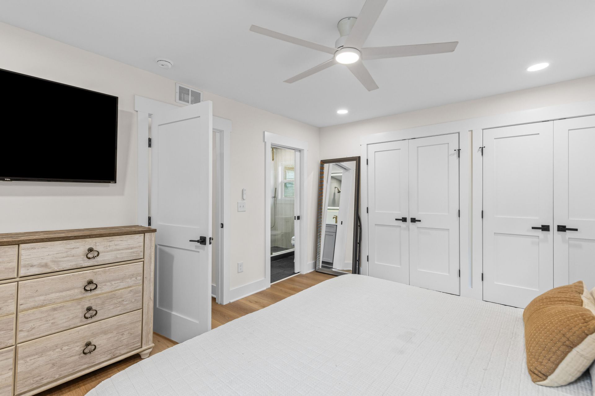 16 Amherst Street Photo 13