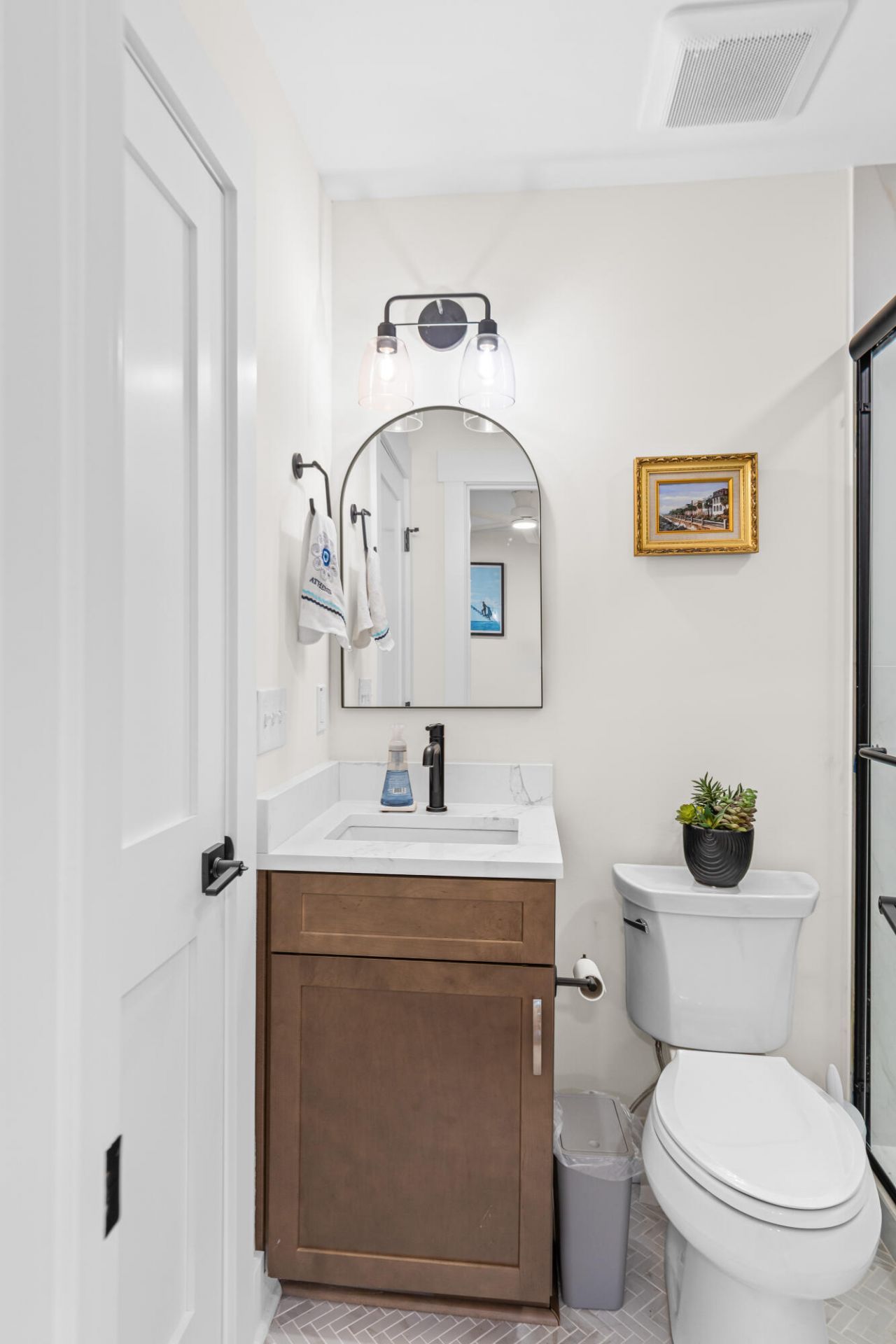 16 Amherst Street Photo 18