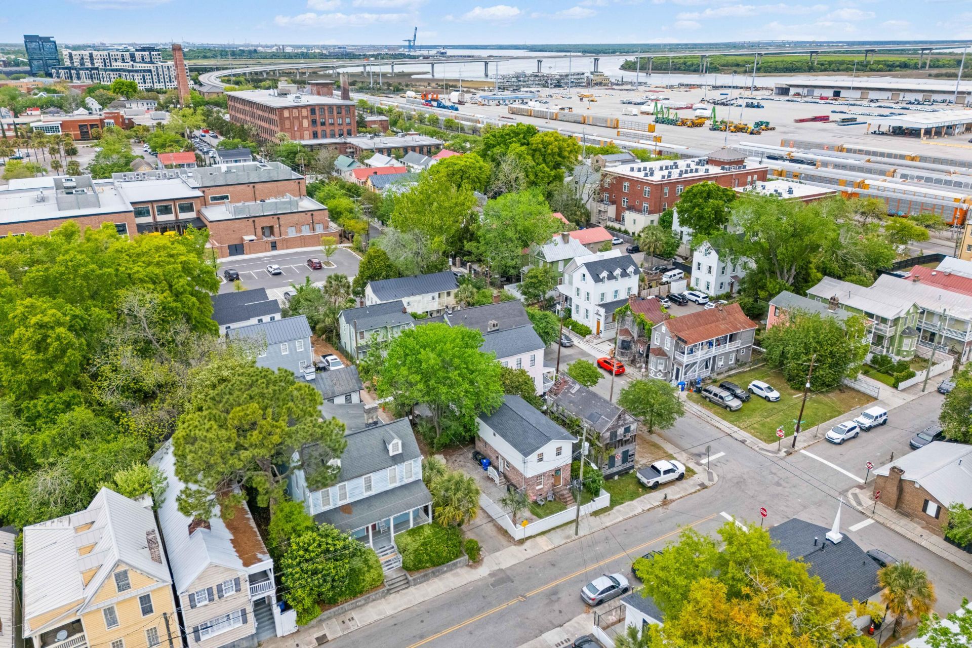 16 Amherst Street Photo 9