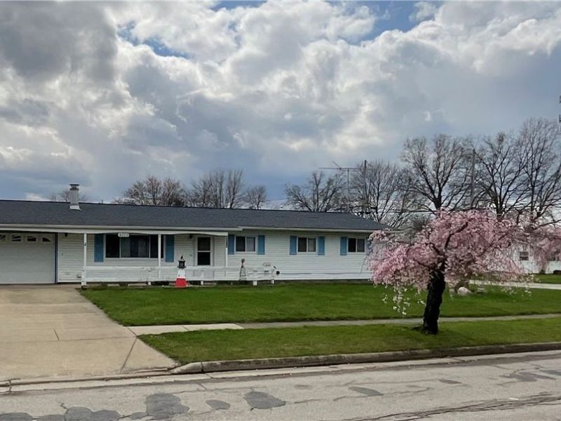 5229 Devon Drive , Vermilion, OH 44089 Photo 1