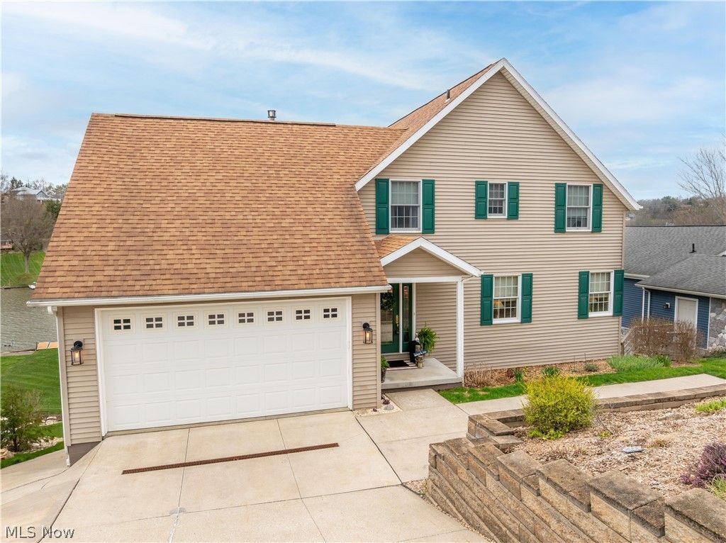 376 E Mohawk Drive , Malvern, OH 44644