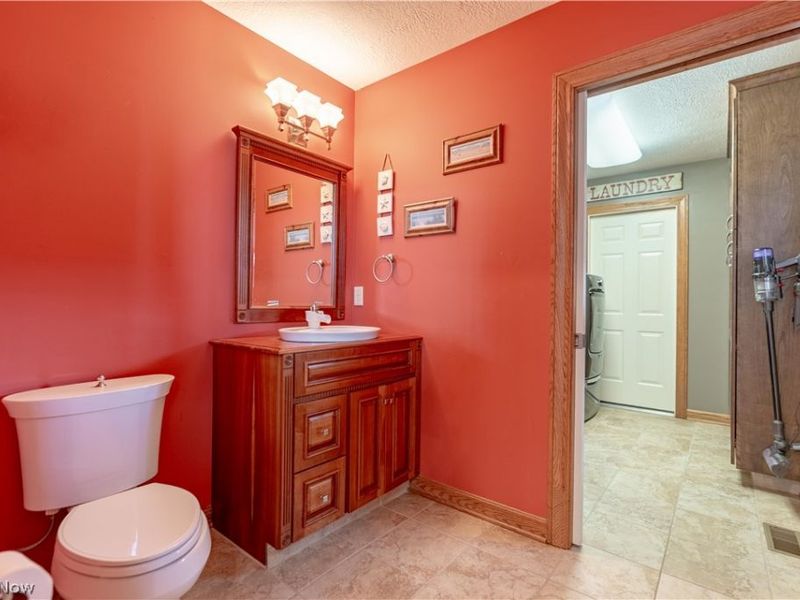 376 E Mohawk Drive, Malvern, OH 44644 Photo 16