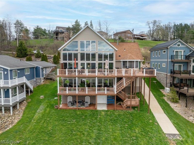 376 E Mohawk Drive, Malvern, OH 44644 Photo 2