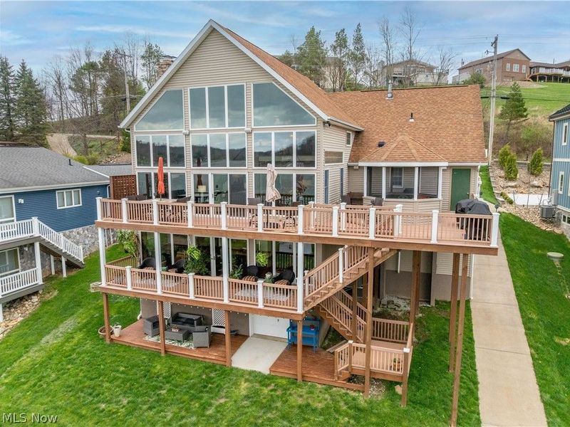 376 E Mohawk Drive, Malvern, OH 44644 Photo 2