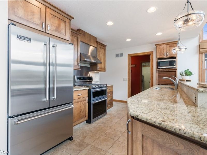 376 E Mohawk Drive, Malvern, OH 44644 Photo 7