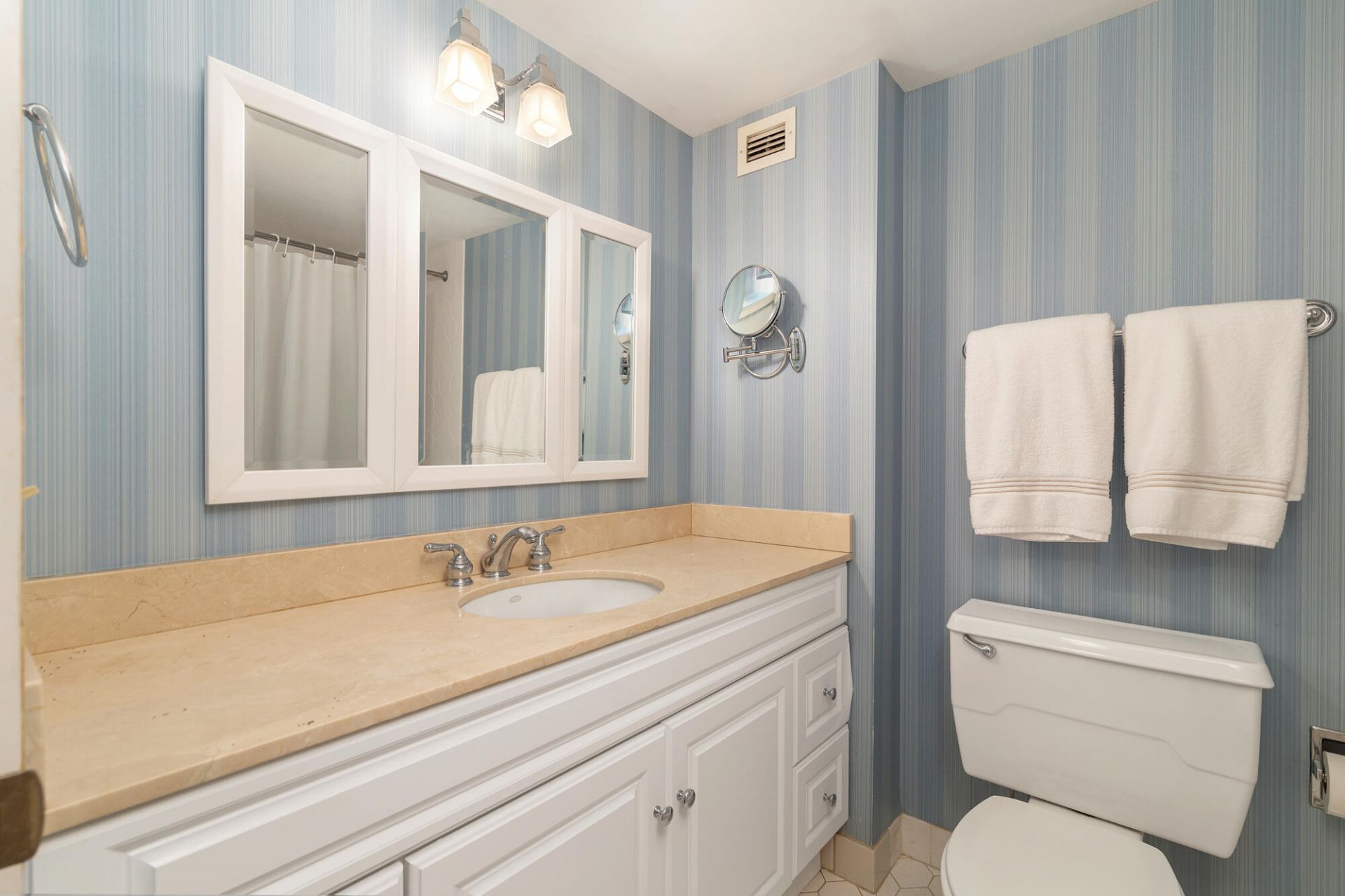 1801 S Flagler Drive, Unit 1105, West Palm Beach, FL 33401 Photo