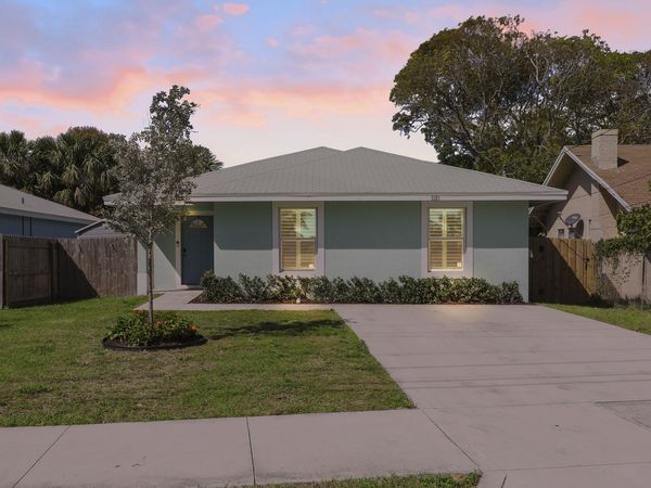 3121 Pinewood Avenue, West Palm Beach, FL 33407