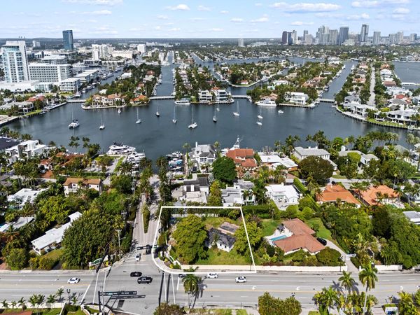 2681 Harbor Beach Parkway, Fort Lauderdale, FL 33316