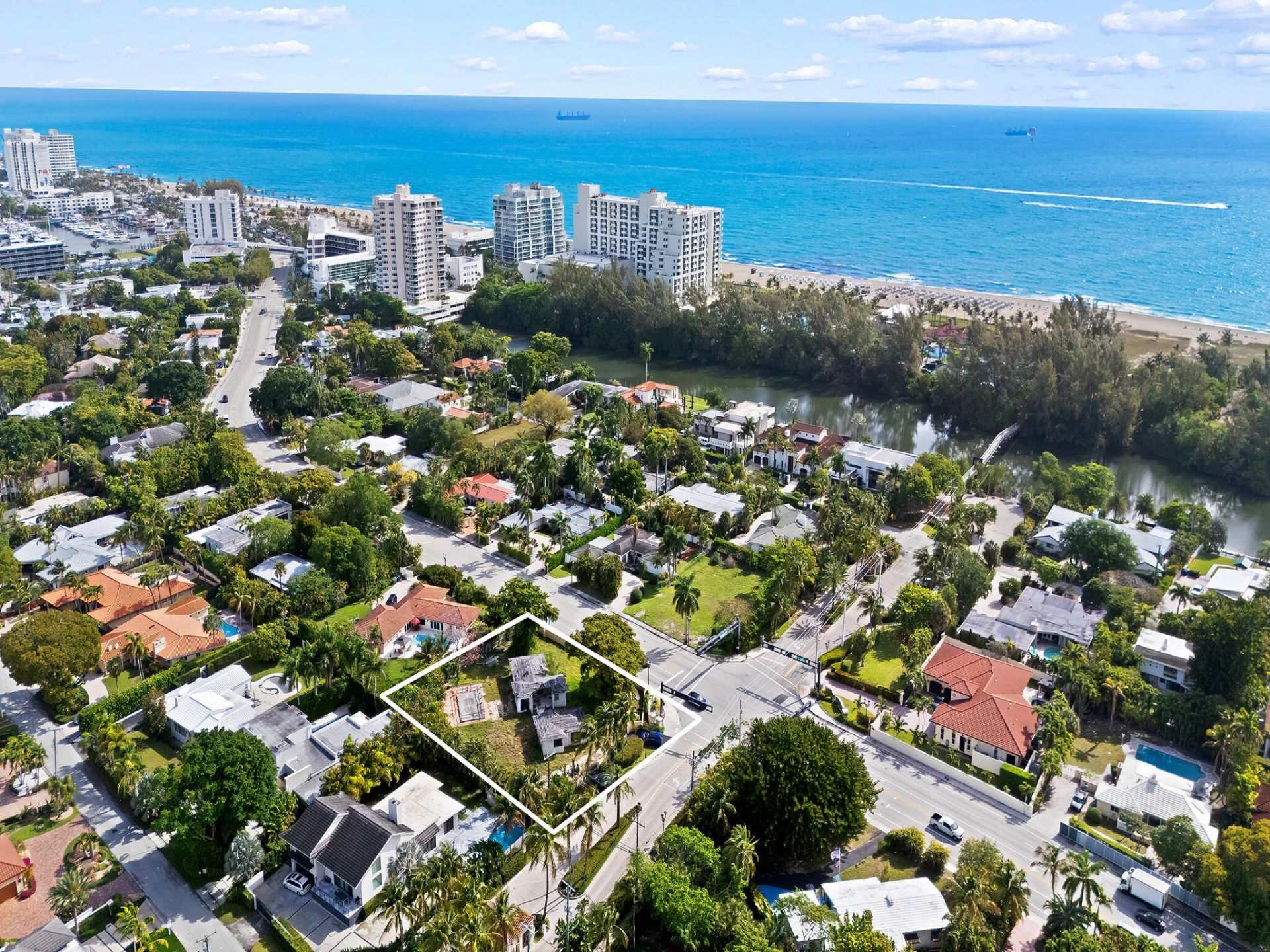 2681 Harbor Beach Parkway, Fort Lauderdale, FL 33316 Photo