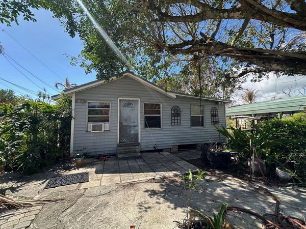 8160 SE Washington Avenue, Hobe Sound, FL 33455