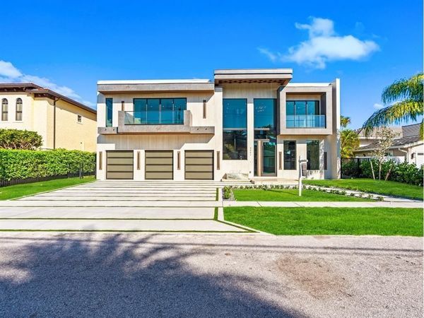 2441 NE 48th Court, Lighthouse Point, FL 33064