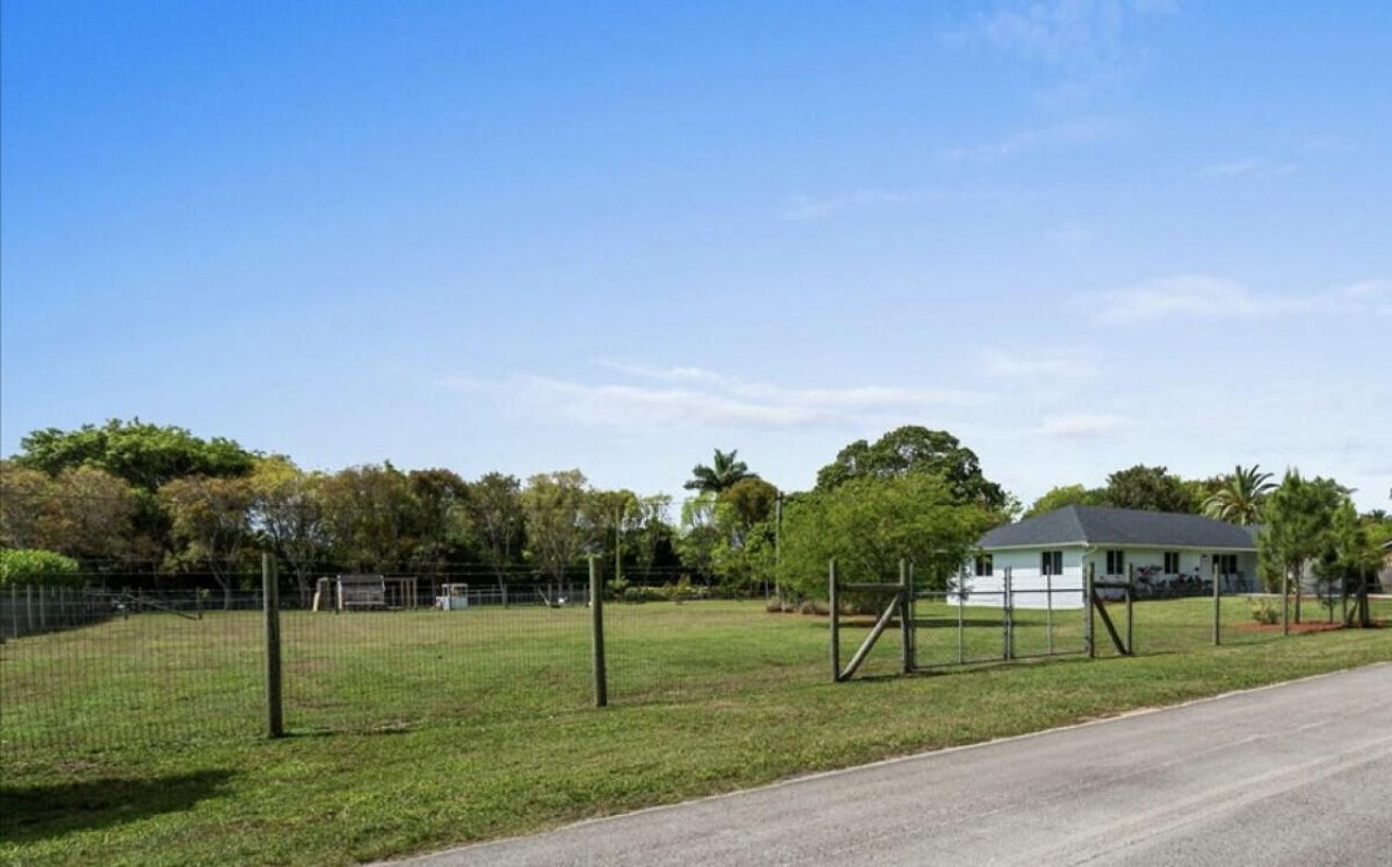 19724 SW 243rd Terrace, Homestead, FL 33031 Photo