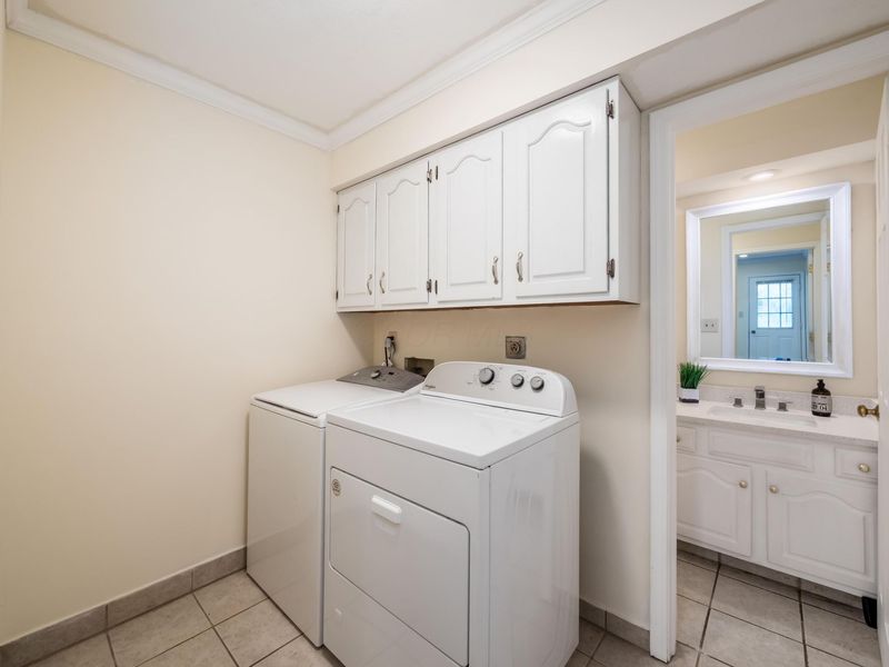 327 Whetstone Drive W, Powell, OH 43065 Photo 12