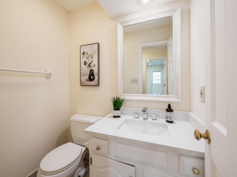 327 Whetstone Drive W, Powell, OH 43065 Photo 13