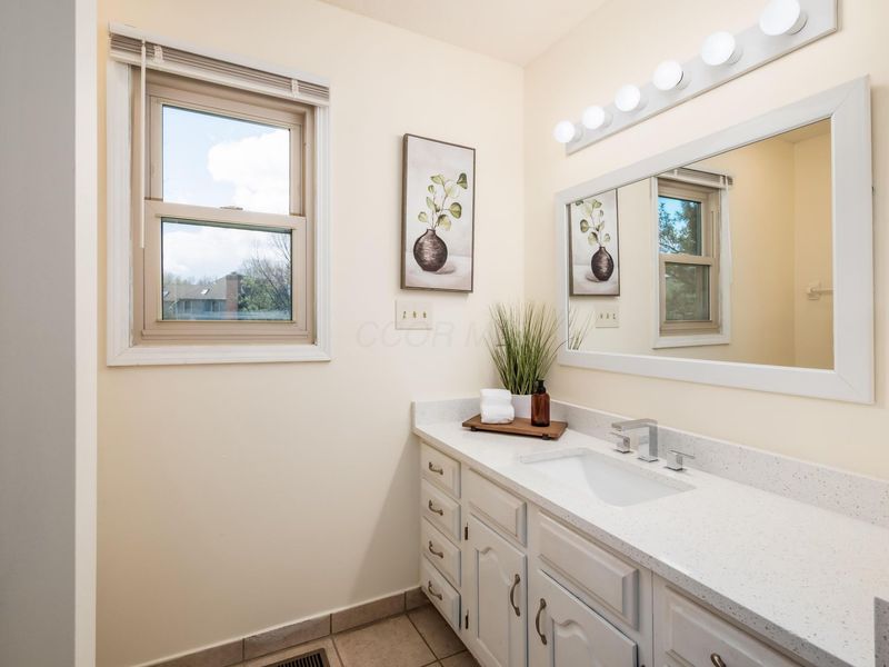 327 Whetstone Drive W, Powell, OH 43065 Photo 16