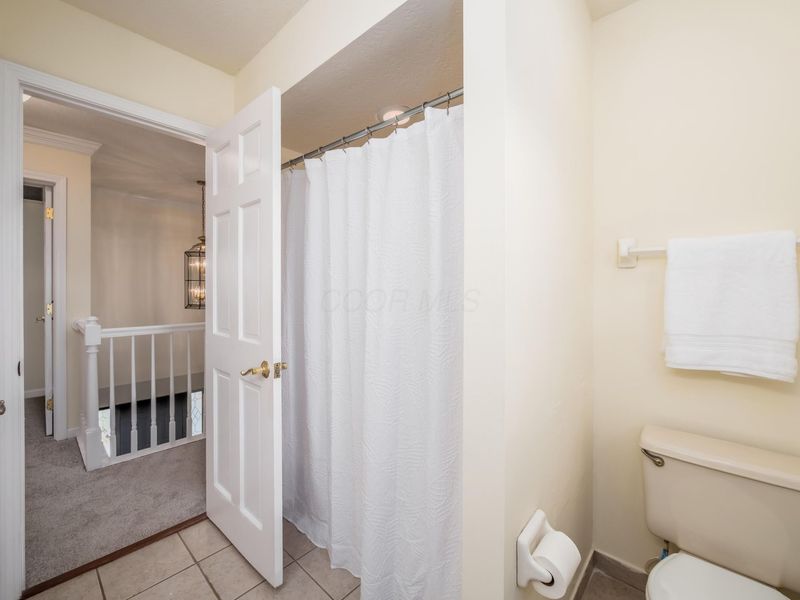 327 Whetstone Drive W, Powell, OH 43065 Photo 17