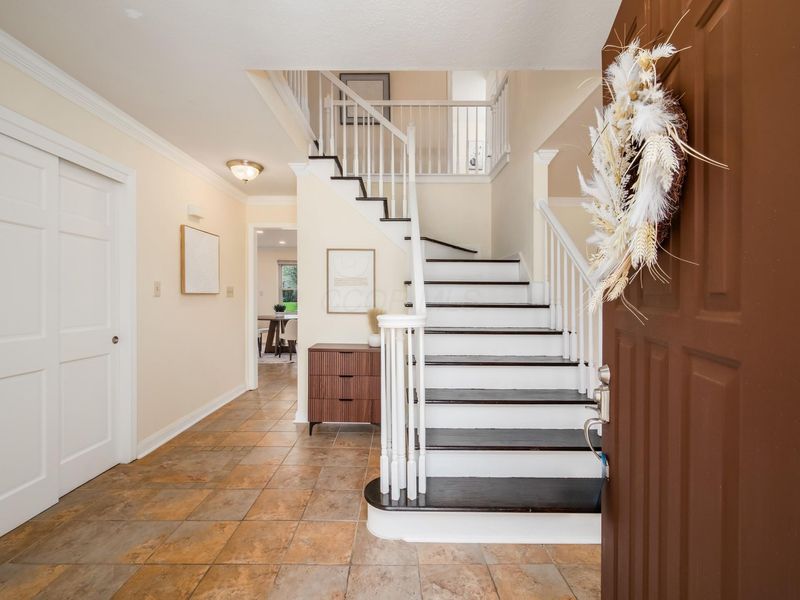 327 Whetstone Drive W, Powell, OH 43065 Photo 2