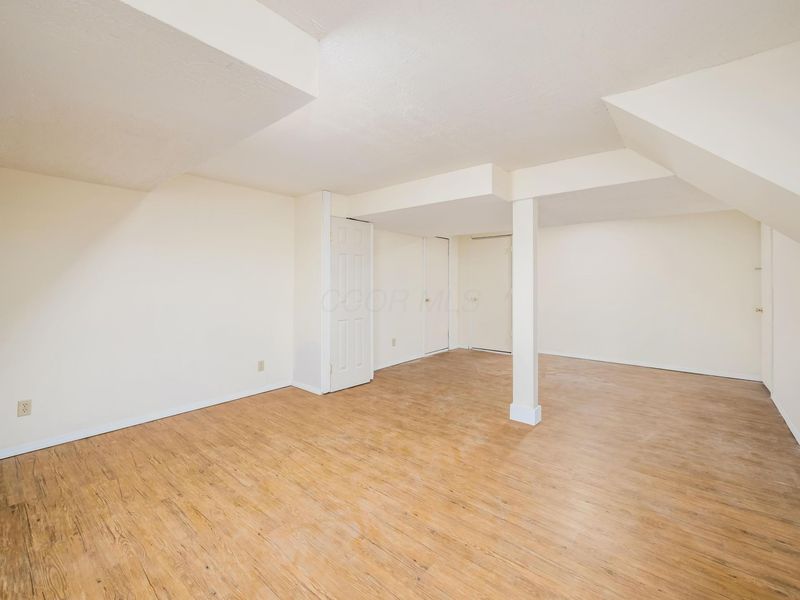 327 Whetstone Drive W, Powell, OH 43065 Photo 27