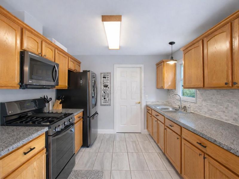 639 Daffodil Drive, Howard, OH 43028 Photo 9