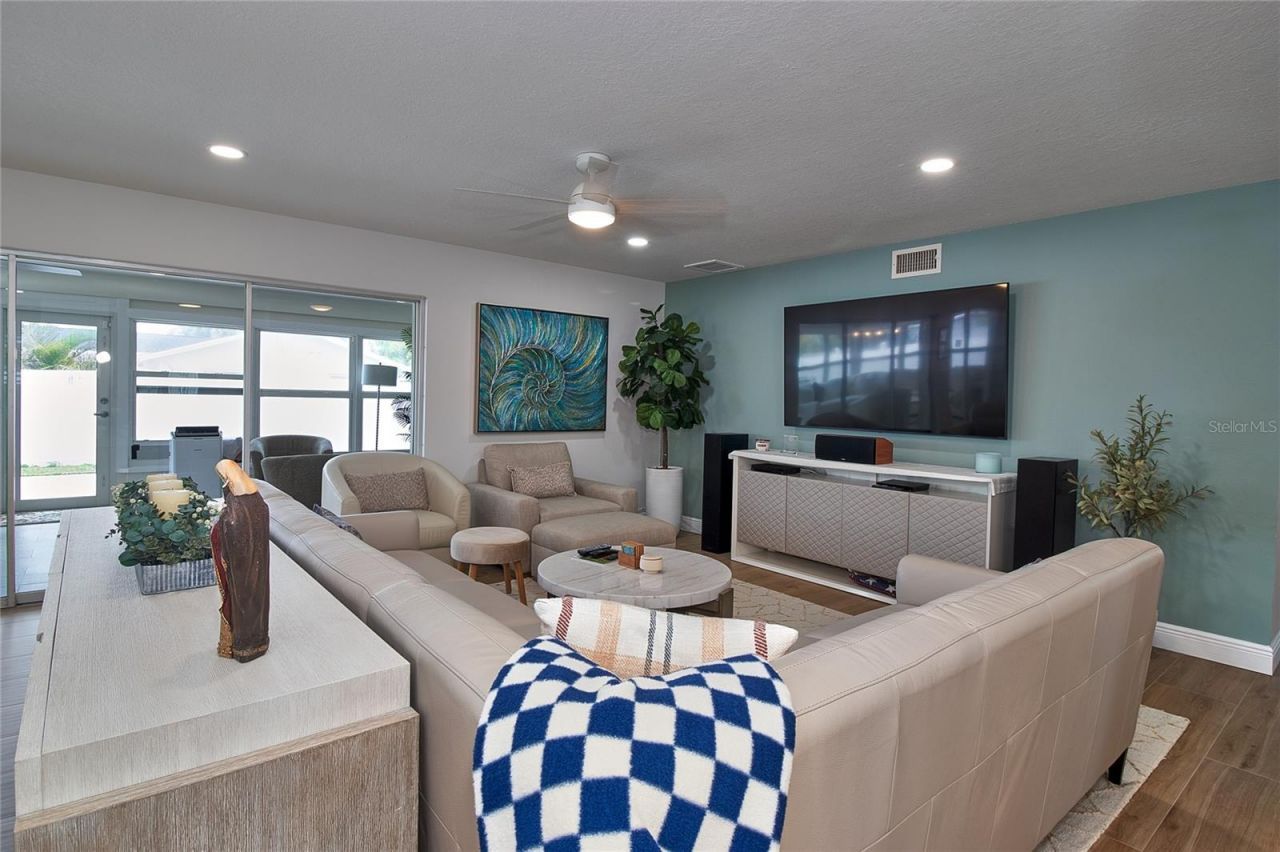 4331 Harbor Hills Drive , Largo, FL 33770 Photo