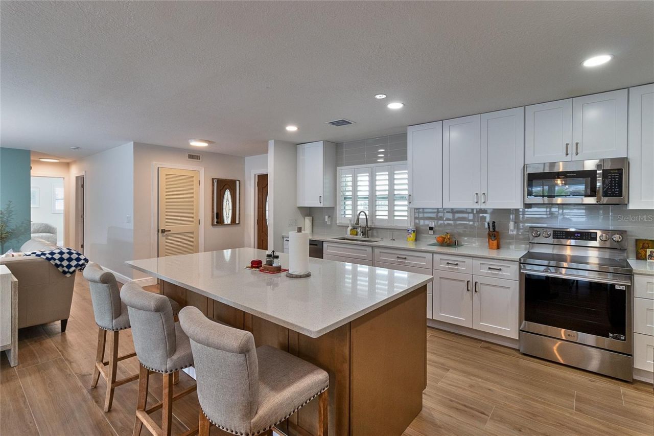 4331 Harbor Hills Drive , Largo, FL 33770 Photo