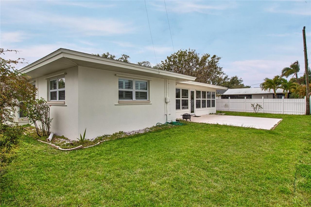 4331 Harbor Hills Drive , Largo, FL 33770 Photo