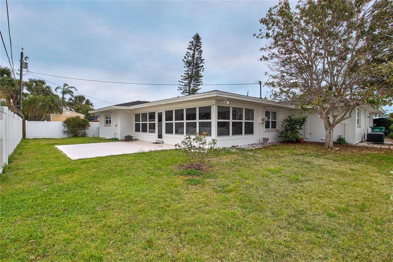 4331 Harbor Hills Drive , Largo, FL 33770 Photo