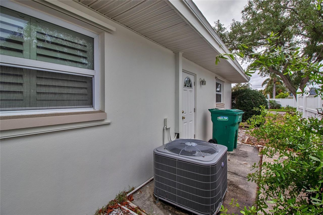 4331 Harbor Hills Drive , Largo, FL 33770 Photo