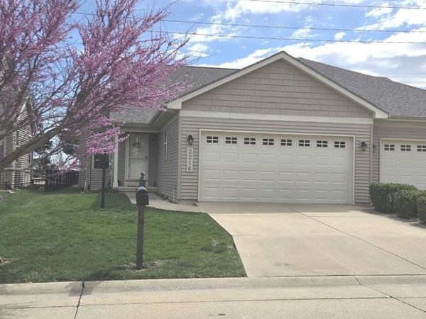 2216 Pebblebrooke Lane , Unit 2216, Urbana, IL 61802