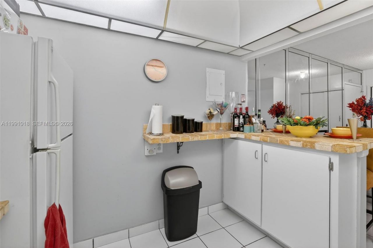 4172 Inverrary Dr, Unit 503, Lauderhill, FL 33319 Photo