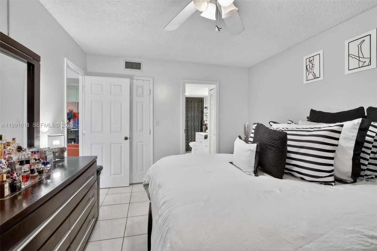 4172 Inverrary Dr, Unit 503, Lauderhill, FL 33319 Photo