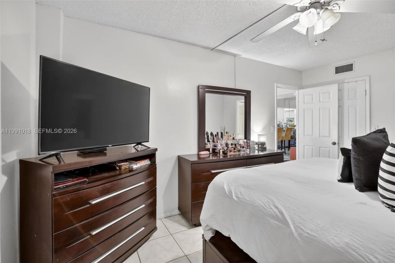 4172 Inverrary Dr, Unit 503, Lauderhill, FL 33319 Photo