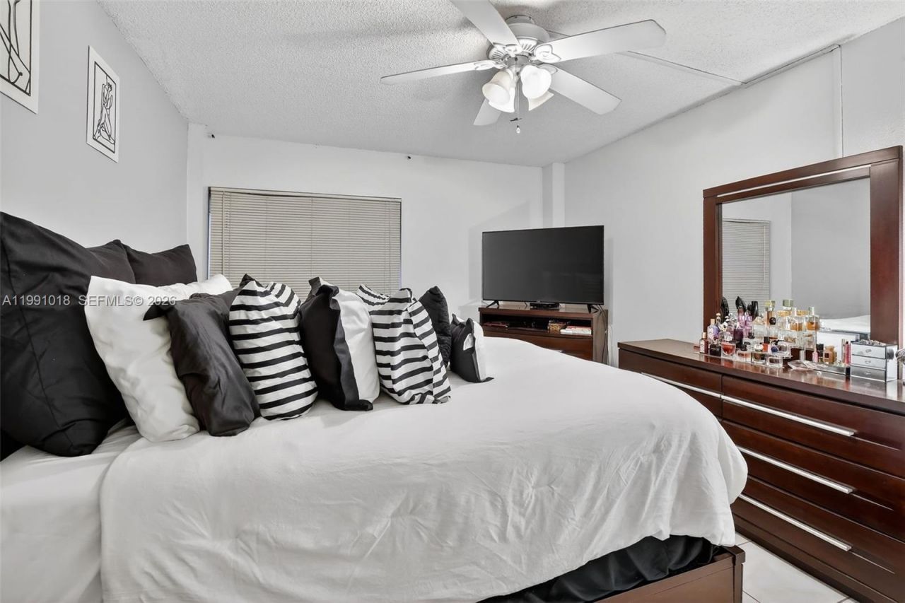 4172 Inverrary Dr, Unit 503, Lauderhill, FL 33319 Photo