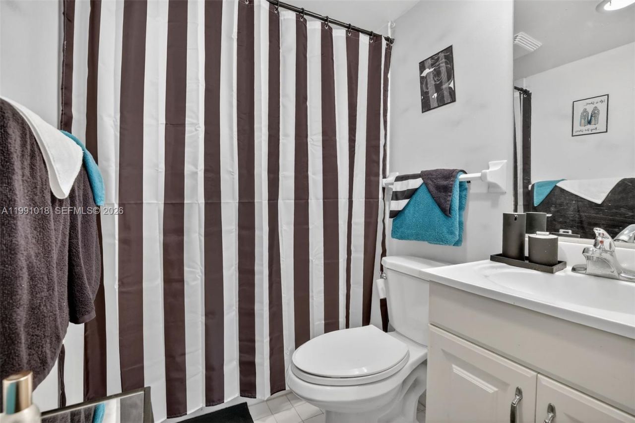 4172 Inverrary Dr, Unit 503, Lauderhill, FL 33319 Photo