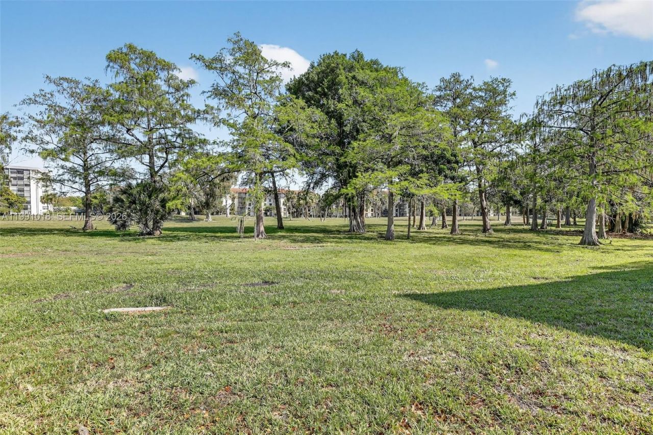 4172 Inverrary Dr, Unit 503, Lauderhill, FL 33319 Photo