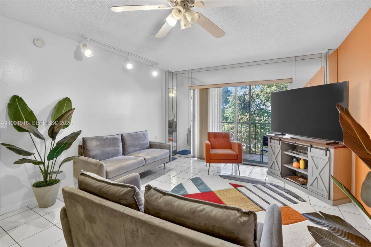 4172 Inverrary Dr, Unit 503, Lauderhill, FL 33319 Photo