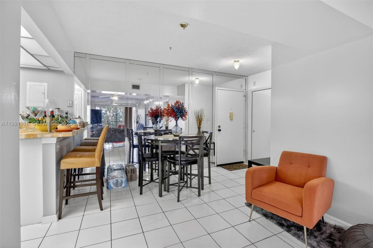 4172 Inverrary Dr, Unit 503, Lauderhill, FL 33319 Photo