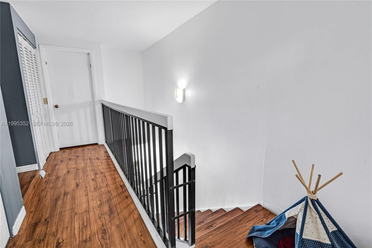 1424 NW 113th Way, Pembroke Pines, FL 33026 Photo