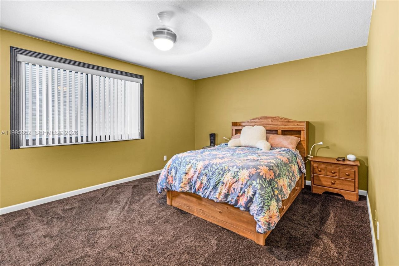 1424 NW 113th Way, Pembroke Pines, FL 33026 Photo