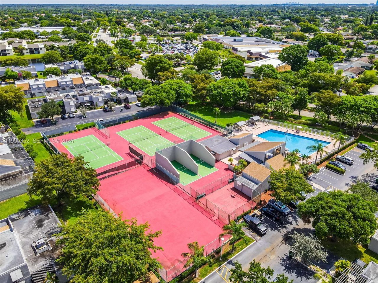 1424 NW 113th Way, Pembroke Pines, FL 33026 Photo