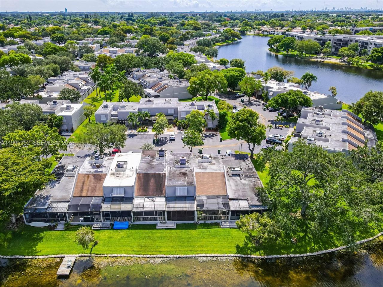 1424 NW 113th Way, Pembroke Pines, FL 33026 Photo