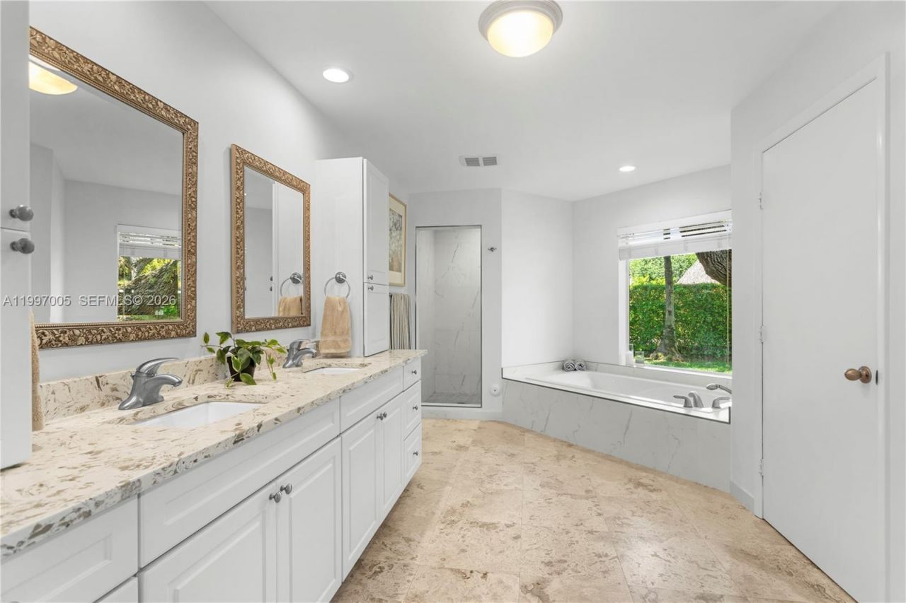 6845 SW 129th Ter, Pinecrest, FL 33156 Photo