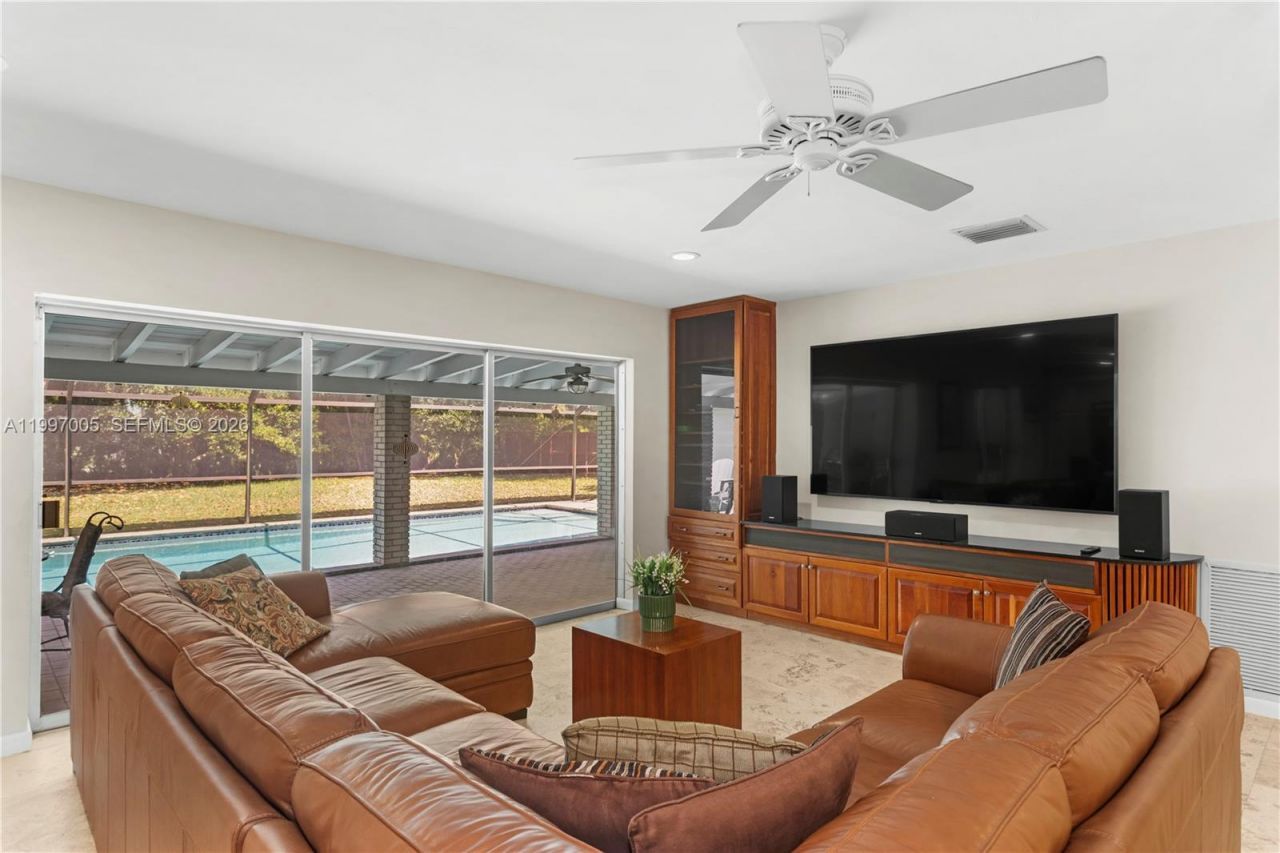 6845 SW 129th Ter, Pinecrest, FL 33156 Photo