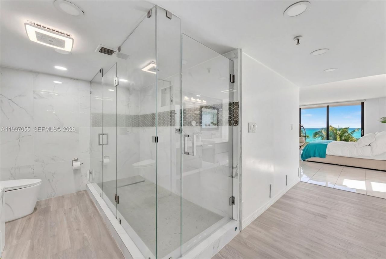 6061 Collins Ave, Unit 5F, Miami Beach, FL 33140 Photo