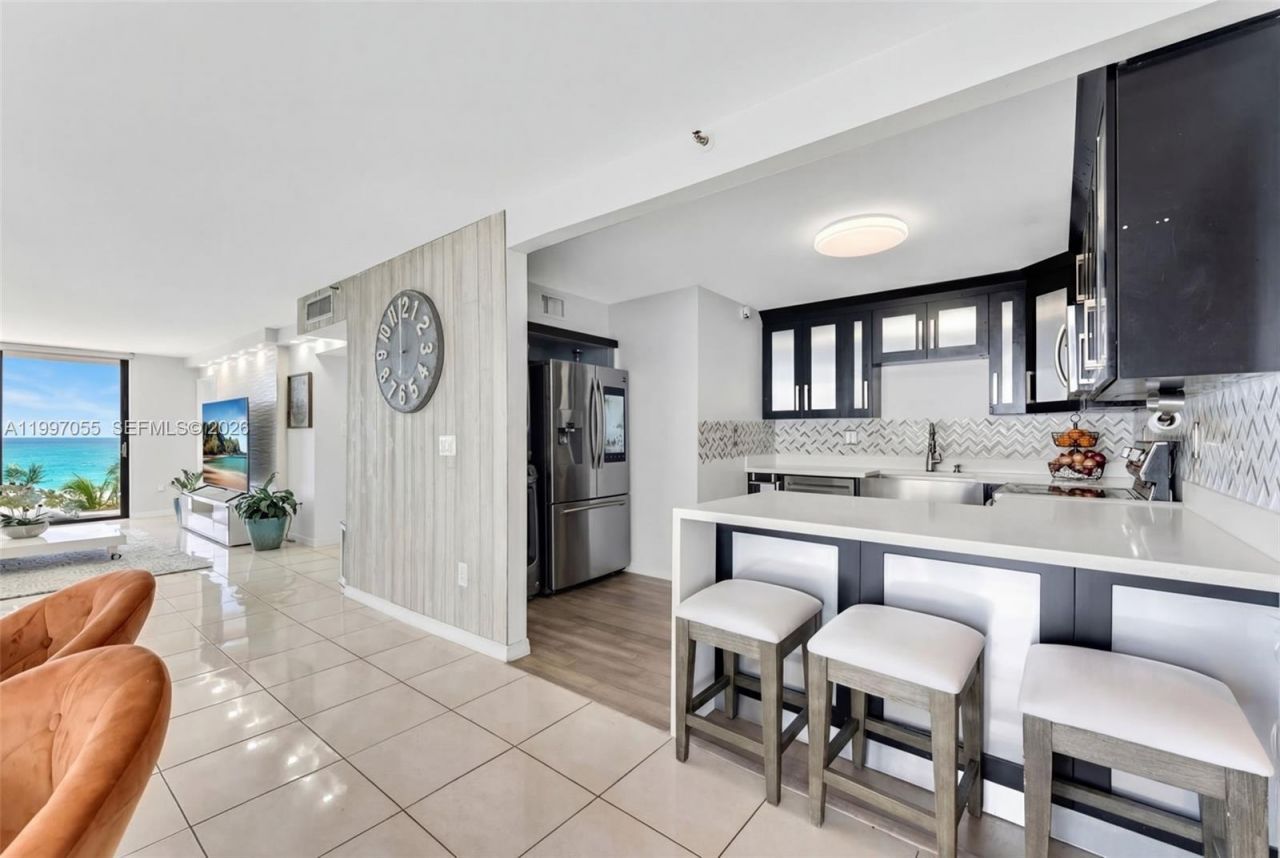 6061 Collins Ave, Unit 5F, Miami Beach, FL 33140 Photo