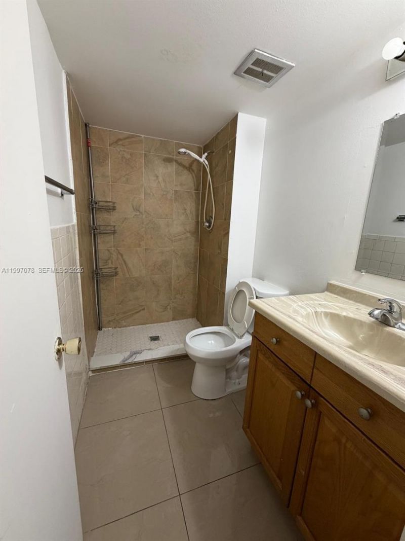8704 NW 35th St , Unit 208, Coral Springs, FL 33065 Photo