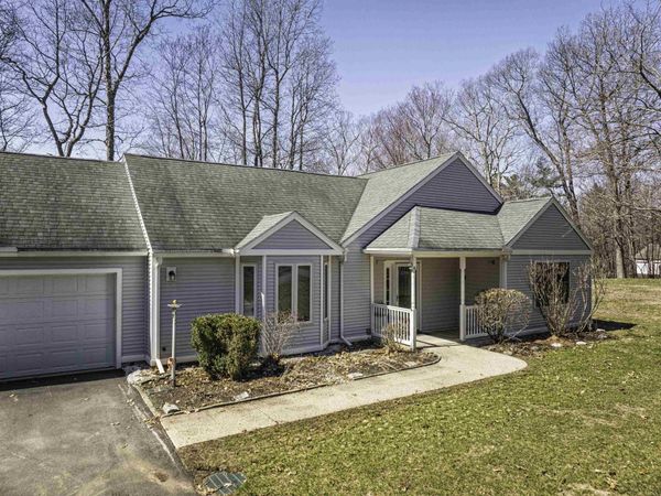 6 Roysann Way, Durham, NH 03824