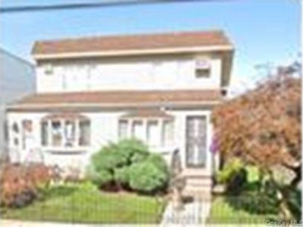 19945 34th Avenue, Flushing, NY 11358