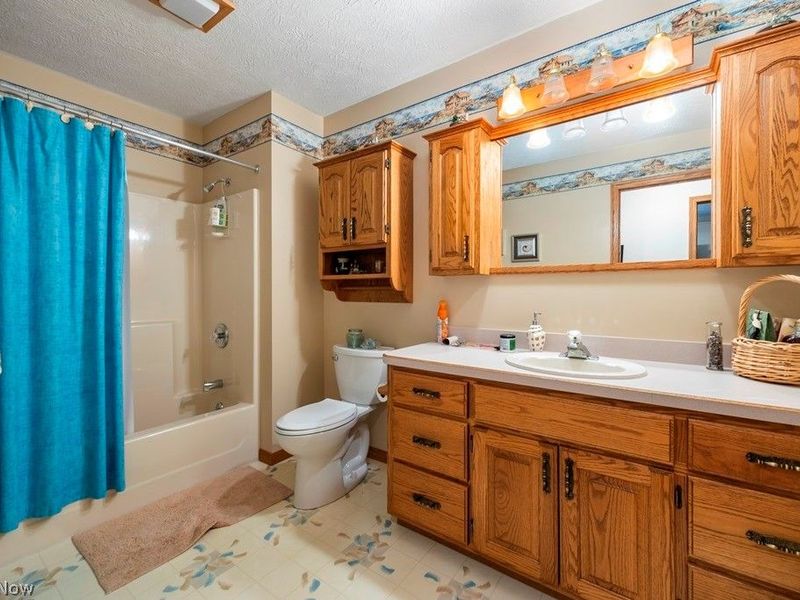 20290 Indian Hollow Road , Wellington, OH 44090 Photo 16